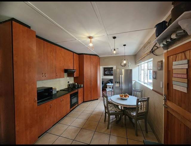 4 BEDROOM HOUSE FOR SALE IN VANDERBIJLPARK SW 1